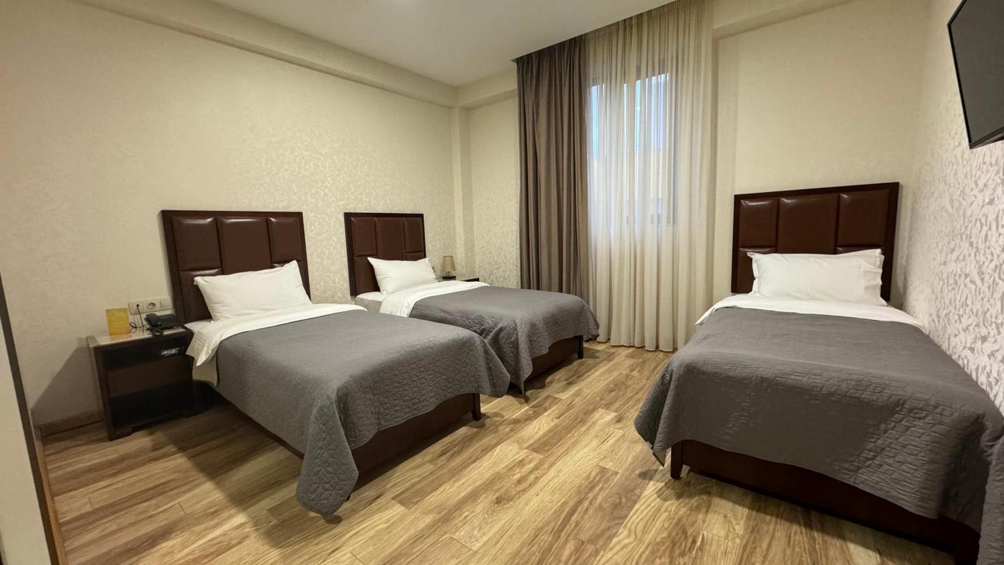Aura Hotel Tbilisi Exterior photo